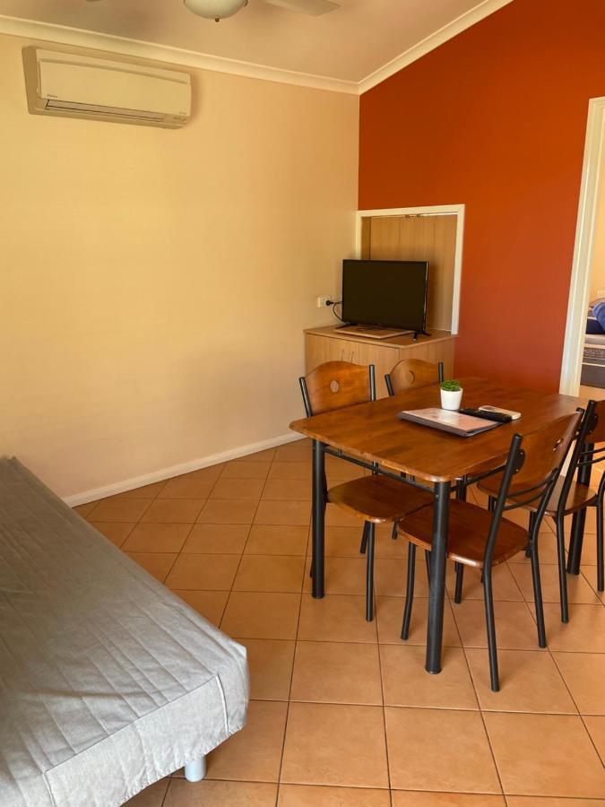 Outback Oasis Caravan Park Carnarvon Extérieur photo