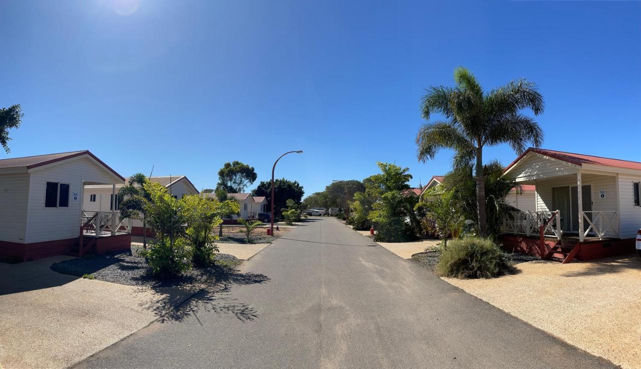 Outback Oasis Caravan Park Carnarvon Extérieur photo