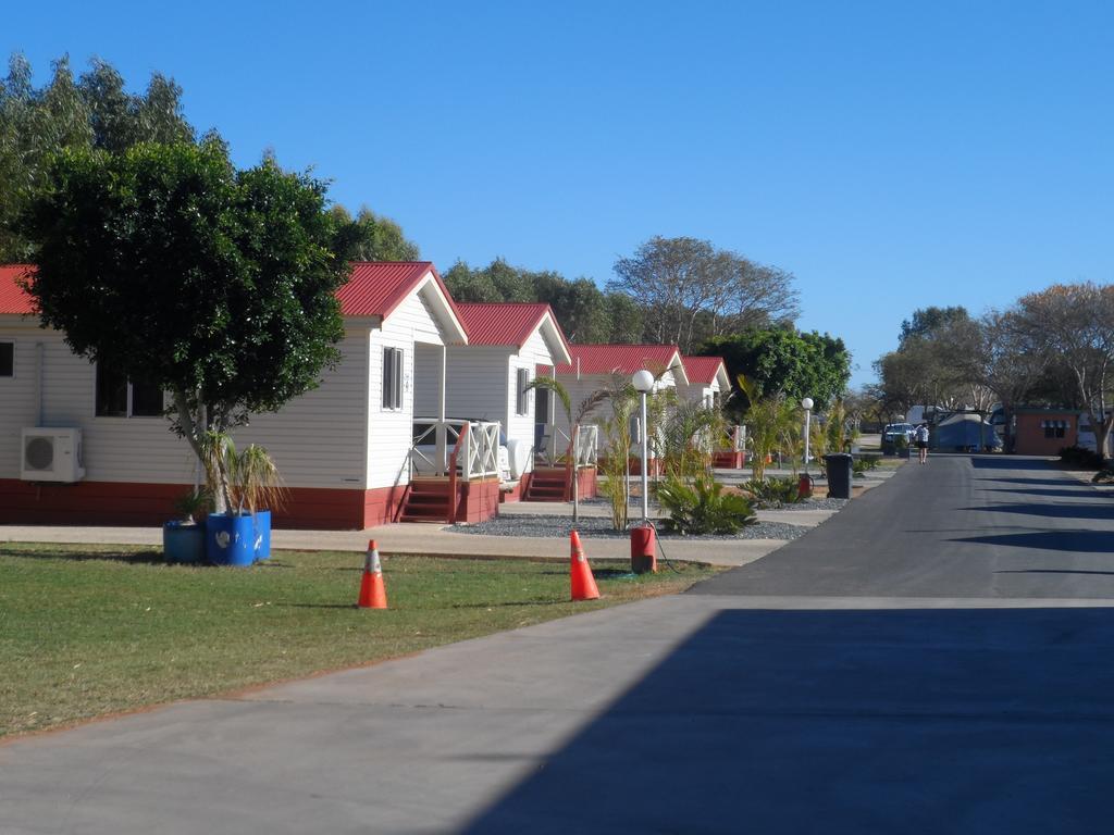 Outback Oasis Caravan Park Carnarvon Extérieur photo