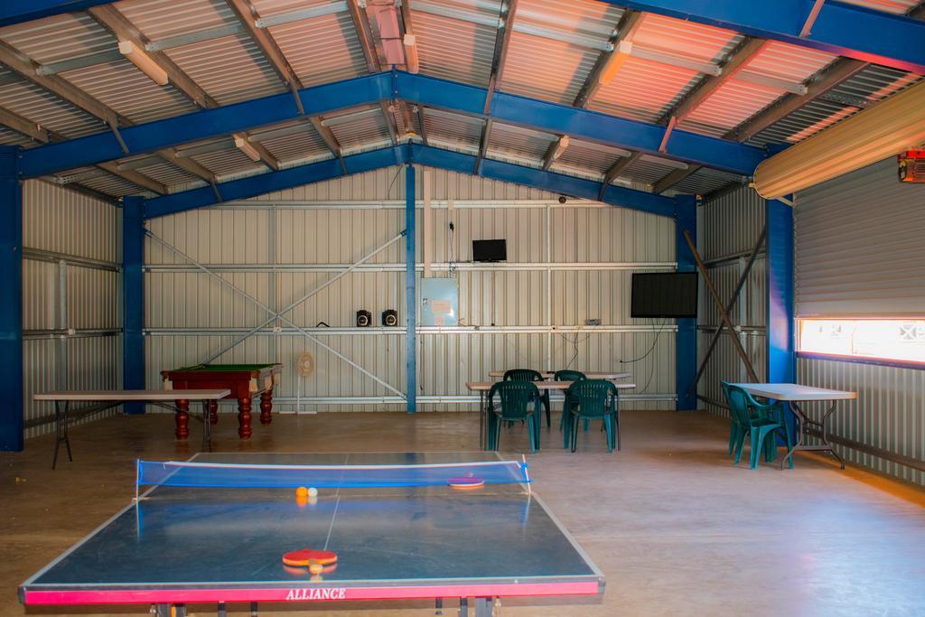 Outback Oasis Caravan Park Carnarvon Extérieur photo